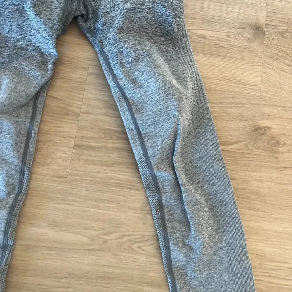 ** Gymshark seamless leggings Gray Size small Compression